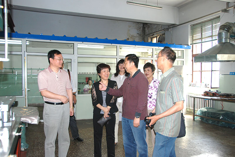 Leaders from the Municipal Science and Technology Bureau and Xiangfang District 